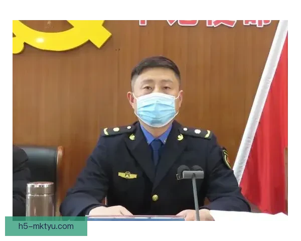 44岁名哨首执法即引四大争议